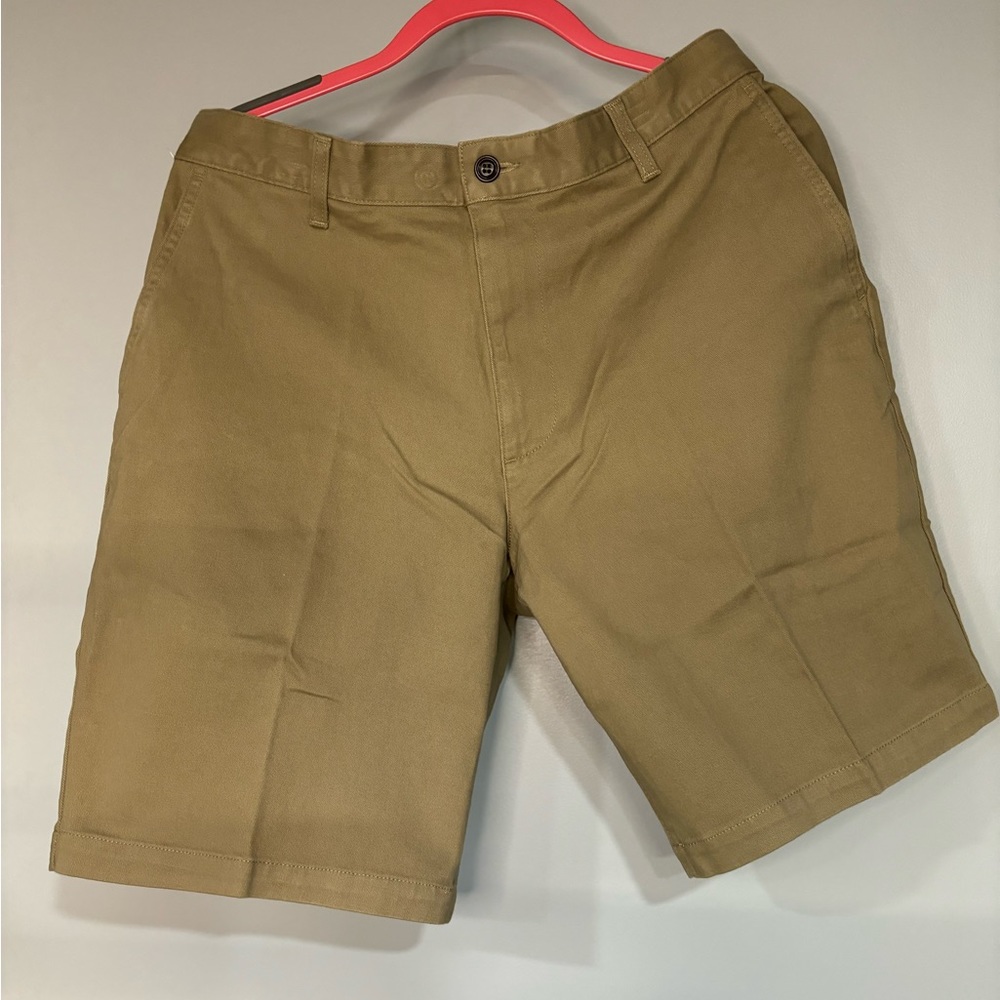 NWT Dockers Men's Classic-Fit Perfect-Short - 34 - New British Khaki (Cotton)